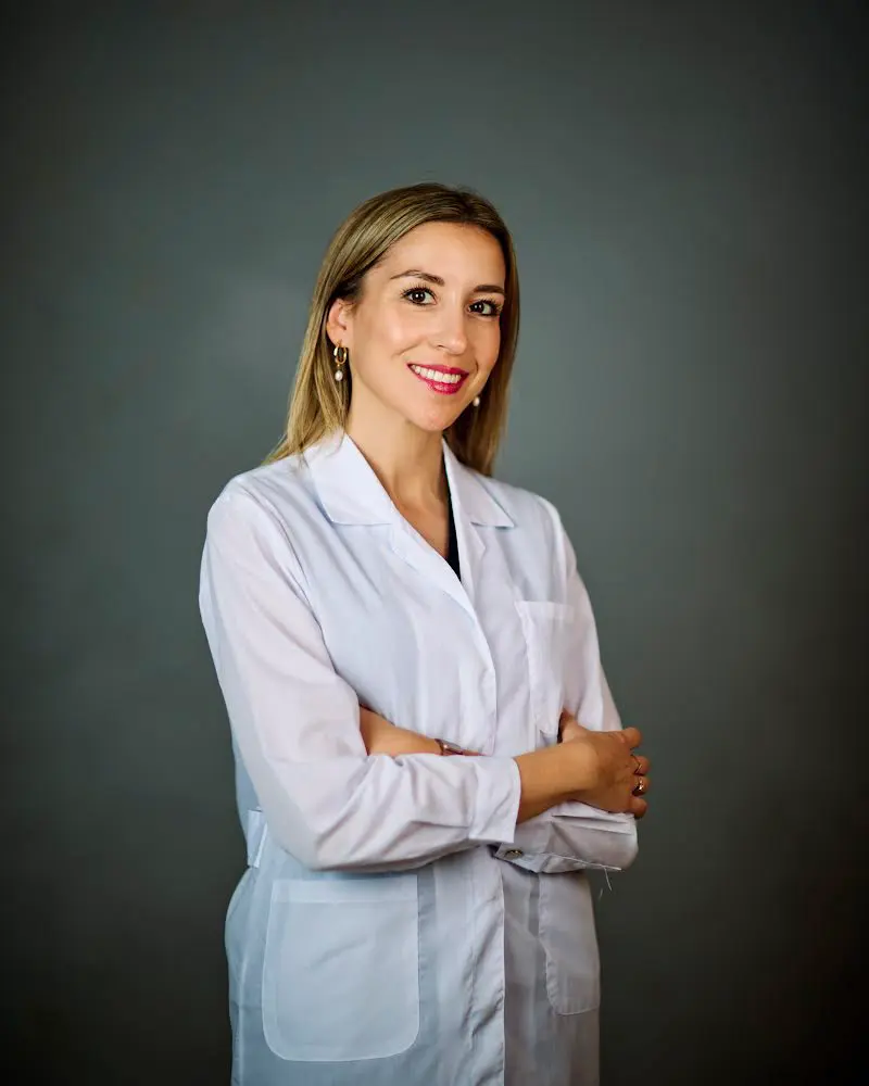 Doctora Ana Olivares Loro. Especialista Medicina Estetica Sevilla.